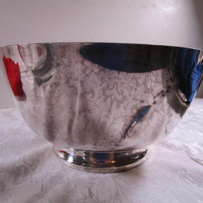 Reed & Barton silver-plated bowl #186 & Pyrex bowl