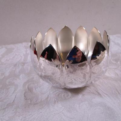 Reed & Barton silver-plated water lily centerpiece #3002