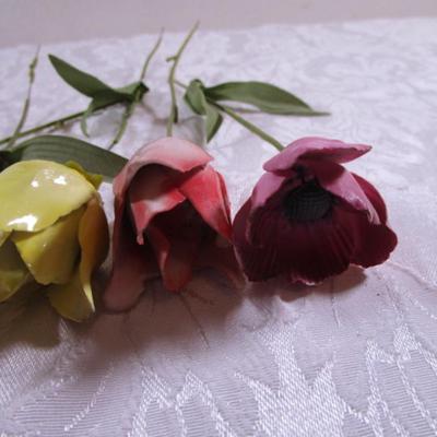 11 Vintage porcelain flowers