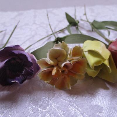 11 Vintage porcelain flowers