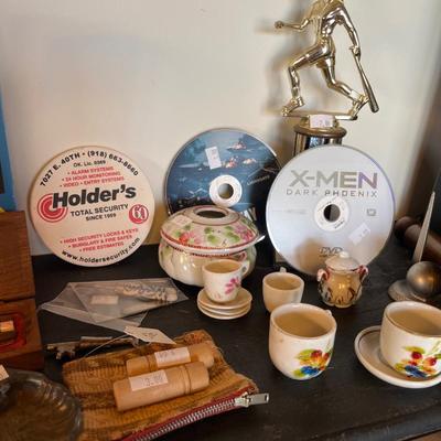 Jewelry, figurines, & Miniatures