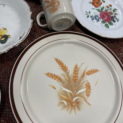Vintage China and tea cups, including Holly, hobby plate