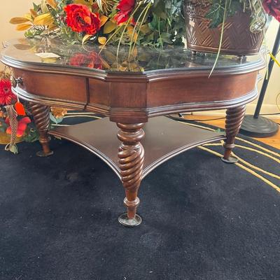 Sale Photo Thumbnail #52: Three floral arrangements, Two lamps, Beautiful coffee Table.