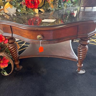 Coffee Table, Floral Arrangements & Lamps