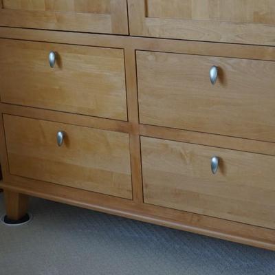 EXCELLENT CONTEMPORARY STYLE "HONEY " MAPLE COLORED ENTERTAINMENT CABINET W/BRUSHED CHROME HANDLES