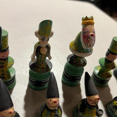 Vintage Erzegebridge Wood Chess Set