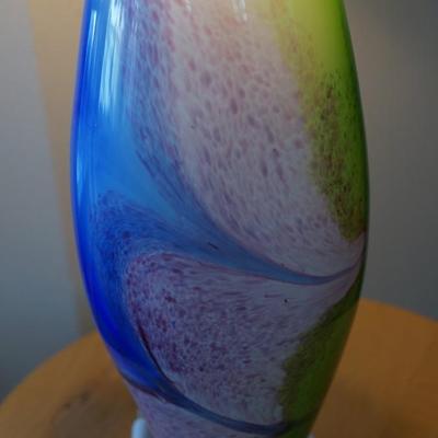 COLORFUL UNIQUE ART GLASS TABLE LAMP OF GREEN, PINKS AND PURPLE