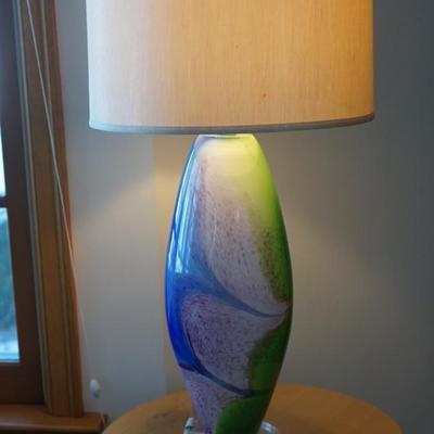 COLORFUL UNIQUE ART GLASS TABLE LAMP OF GREEN, PINKS AND PURPLE