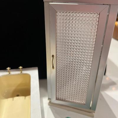 Doll House Bathroom Furniture and Accessories