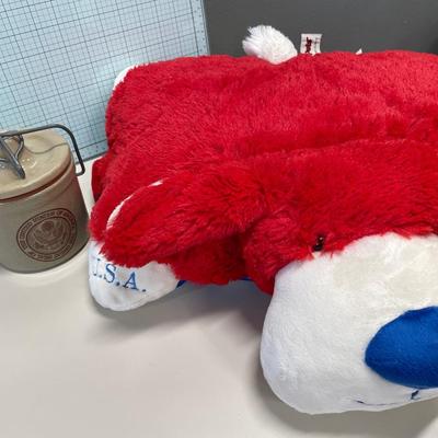 USA pillow Pet & crock