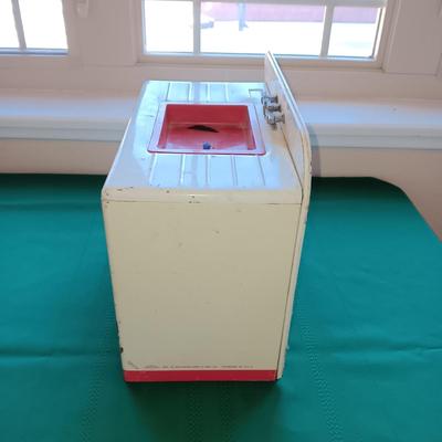 WOLVERINE TIN LITHO TOY KITCHEN CABINET WITH SINK PLAY SET