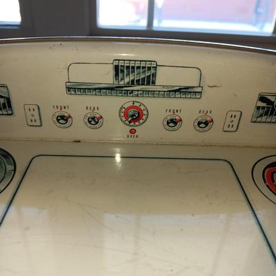 TIN LITHO TOY OVEN / STOVE PLAY SET