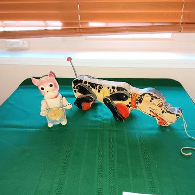 "SNOOPY" PULL TOY W/SOUND AND A BULL DOG WIND UP TOY