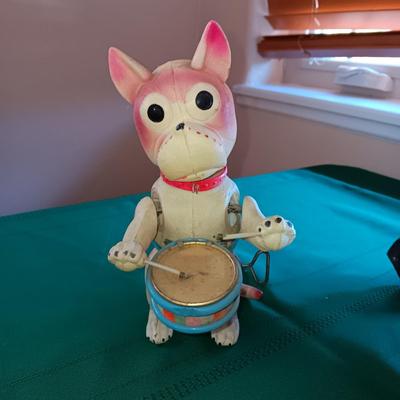 "SNOOPY" PULL TOY W/SOUND AND A BULL DOG WIND UP TOY