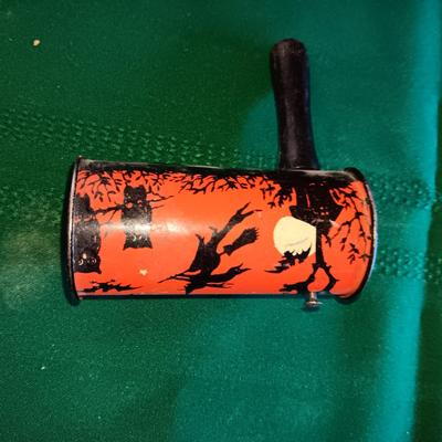 VINTAGE HALLOWEEN NOISE MAKERS