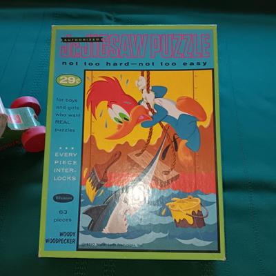 FISHER PRICE DONALD DUCK PULL TOY AND A JR JIGSAW PUZZLE