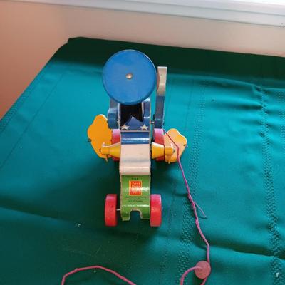 FISHER PRICE DONALD DUCK PULL TOY AND A JR JIGSAW PUZZLE
