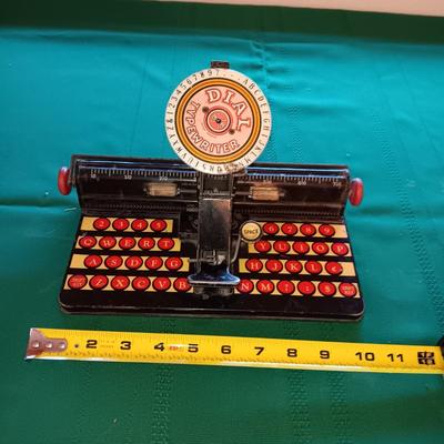 VINTAGE METAL TOY DIAL TYPEWRITER