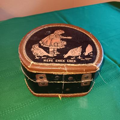 ANTIQUE "HERE CHICK CHICK" CHILD'S CARRY CASE