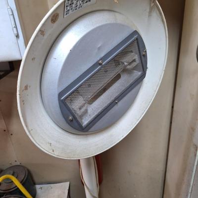 round FloorLamp