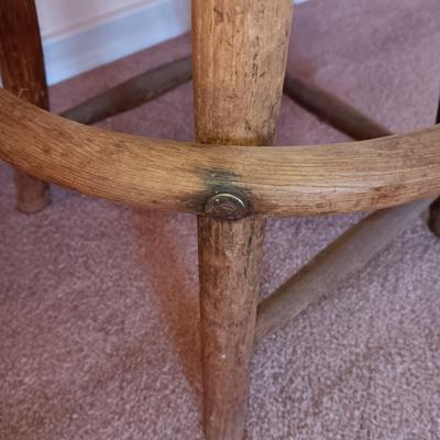 ANTIQUE ADJUSTABLE HEIGHT SWIVEL STOOL