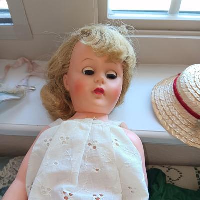 BABY DOLL WITH MANY CLOTHES