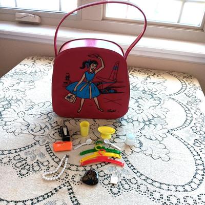 CHILD'S PONYTAIL VINYL CARRY CASE