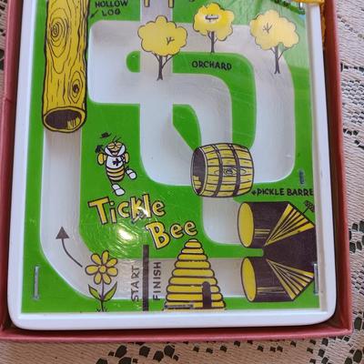 HASBRO SNAP-IN-BEADS AND TICKLE BEE GAME