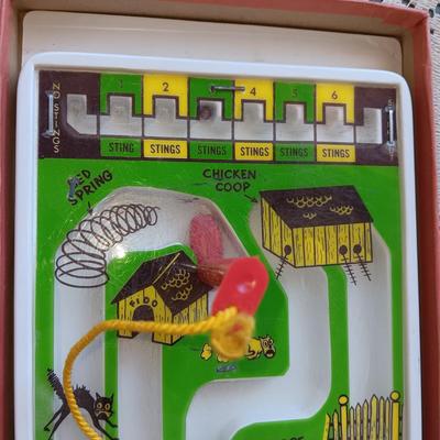 HASBRO SNAP-IN-BEADS AND TICKLE BEE GAME