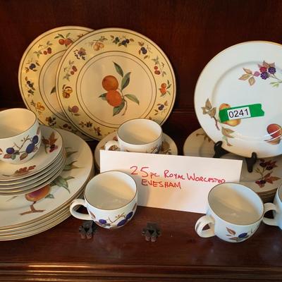 25 pieces Royal Worcester England Evesham Fine China Lot