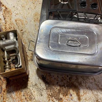 UNIVERSAL FOOD AND MEAT CHOPPER NO 71 AND S.S. ROASTING PAN