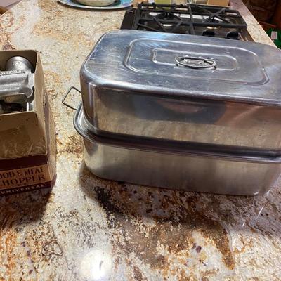 UNIVERSAL FOOD AND MEAT CHOPPER NO 71 AND S.S. ROASTING PAN