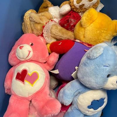 Blue tote with stuffed animals