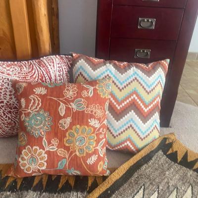 SOUTHWEST STYLE WOVEN RUG AND THROW PILLOWS