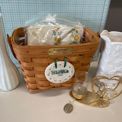 1994 Dresden basket with decor & hankies