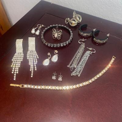 SILVER AND GOLD TONE JEWELRY