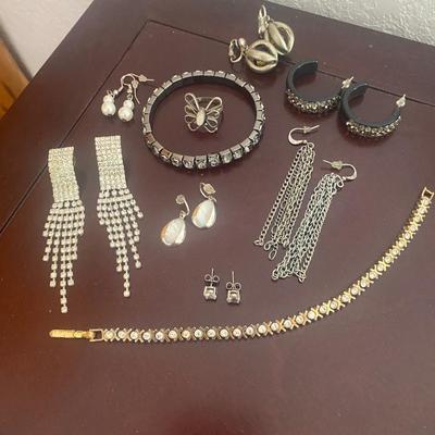 SILVER AND GOLD TONE JEWELRY