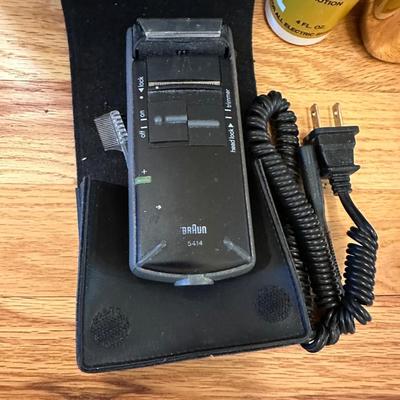 VINTAGE BOUDAIR HAIR CLIPPERS, PHILLIPS NORELCO ELECTRIC SHAVER, BRAUN ELECTRIC SHAVER AND MORE