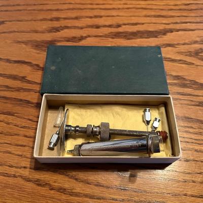 OLD HEAVY DUTY SYRINGES FOR LIVESTOCK