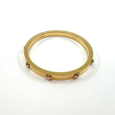 484 LOUIS VUITTON Gold Metal Clouse Bracelet
