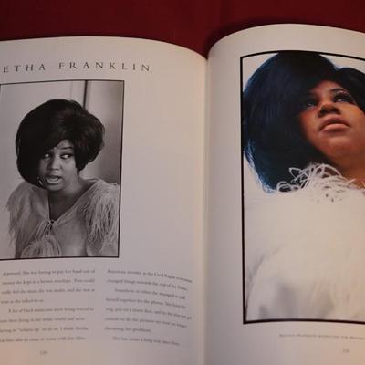 LINDA MCCARTNEY'S SIXTIES "PORTRAIT OF AN ERA BOOK