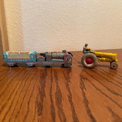 MINNEAPOLIS MOLINE DIECAST TOY TRACTOR & TIN LITHO FRICTION TRAIN