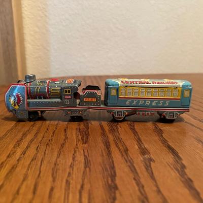 MINNEAPOLIS MOLINE DIECAST TOY TRACTOR & TIN LITHO FRICTION TRAIN
