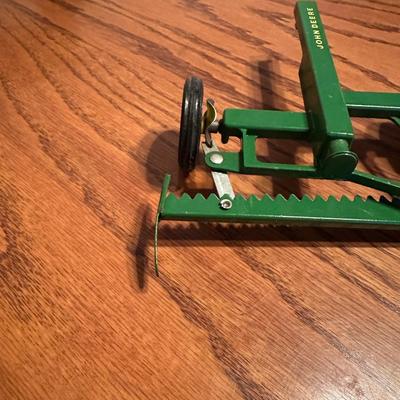 JOHN DEERE DIE-CAST TOY TRACTOR WITH SICKLE BAR MOWER