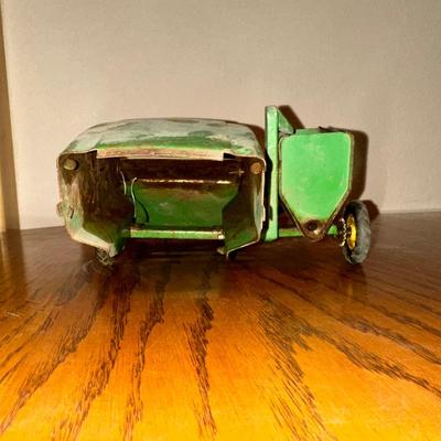 1950's JOHN DEERE DIE-CAST TOY COMBINE