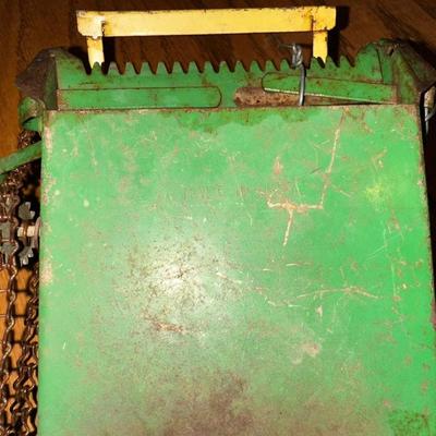 1950's JOHN DEERE DIE-CAST TOY COMBINE
