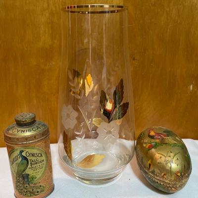 Gold leaf vase with gold egg vintage and Oakley’s Powder