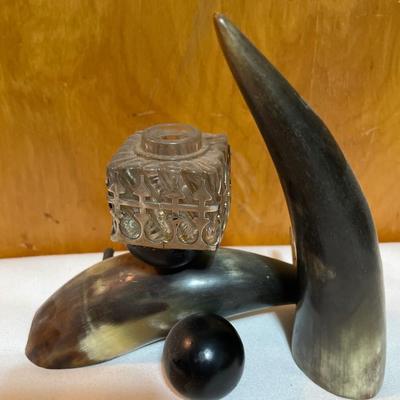 Bull horn ink well and fountain pen