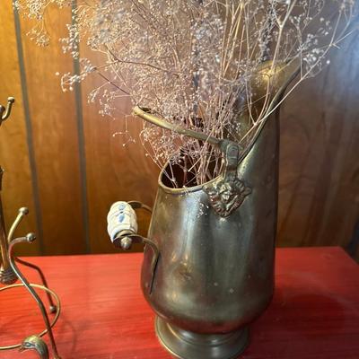 Brass colored metal decor