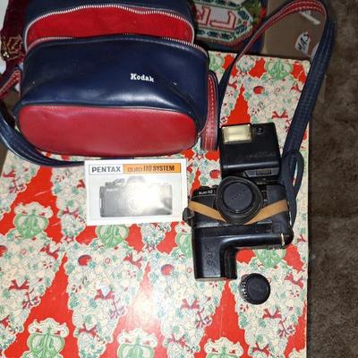 Vtg Pentax camera w/ Accessories